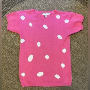 vintage Chaus pink knit sweater with white polka dots & short sleeves crew neck
